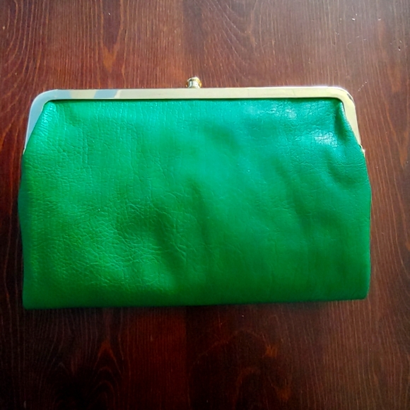 Green clutch (vegan) - Picture 1 of 5